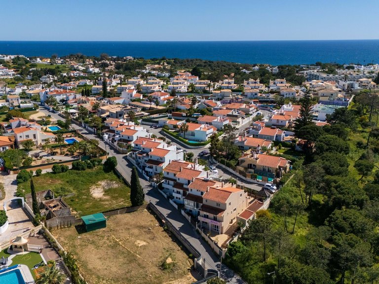 Villa for Sale in Albufeira, Algarve, Portugal 11