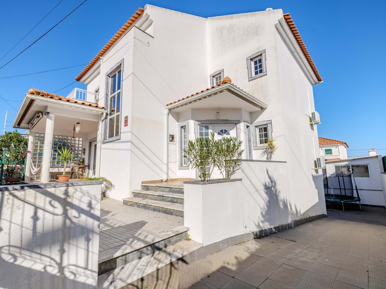 Villa for Sale in Sintra, Lisbon, Portugal 16