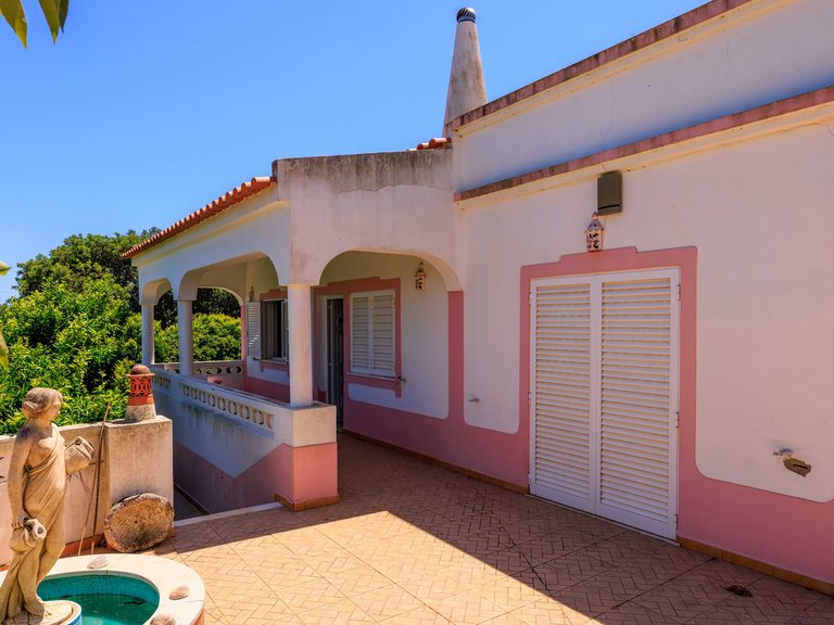 Villa for Sale in Silves, Algarve, Portugal 3