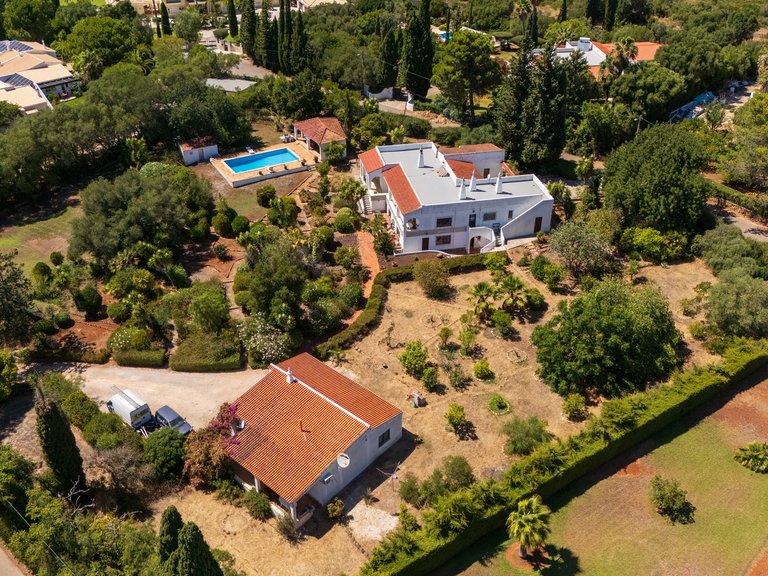 Villa for Sale in Portimão, Algarve, Portugal 4