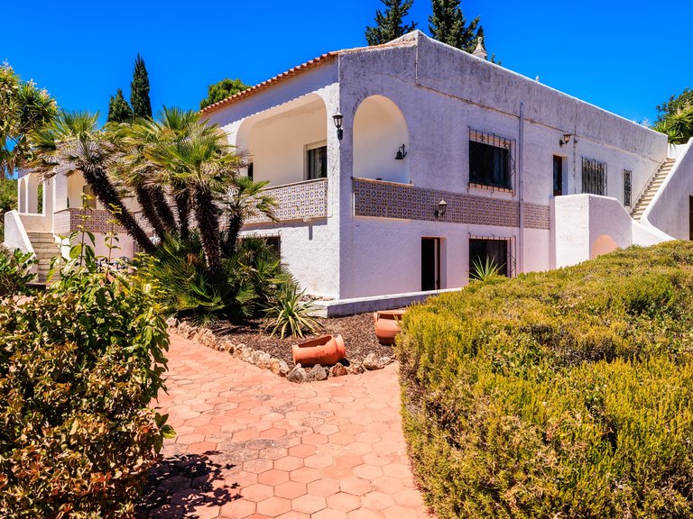 Villa for Sale in Portimão, Algarve, Portugal 9