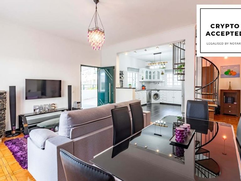 Villa for Sale in Santa Cruz, Ilha Da Madeira, Portugal 1
