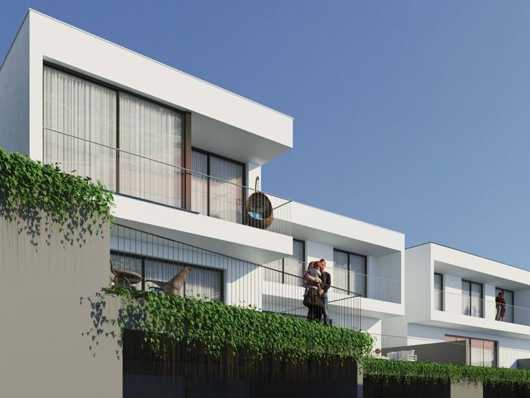 Villa for Sale in Santa Cruz, Ilha Da Madeira, Portugal 2