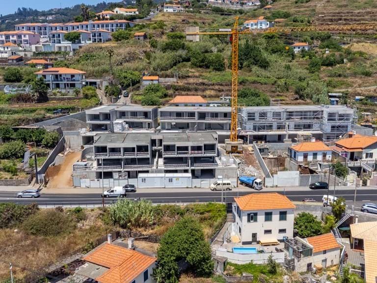 Villa for Sale in Santa Cruz, Ilha Da Madeira, Portugal 21