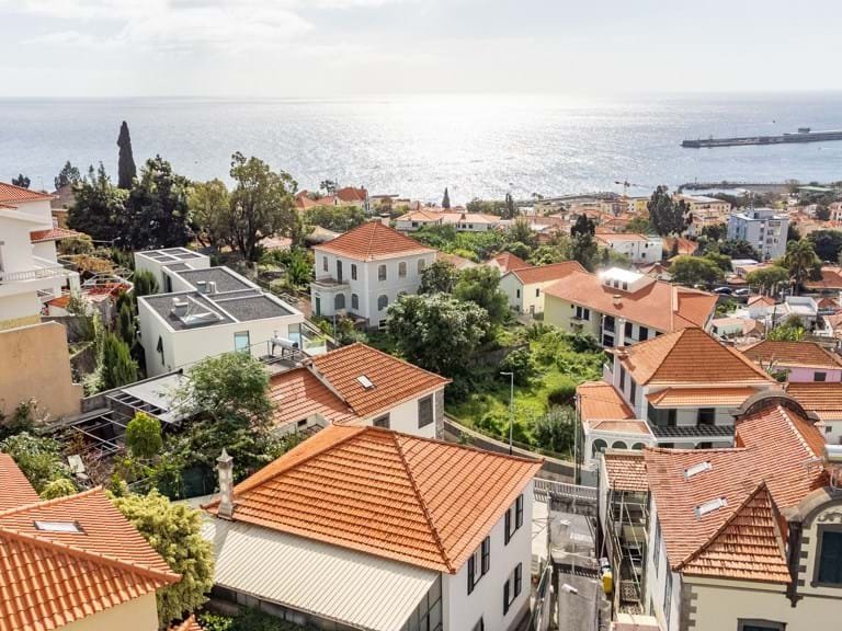 Villa for Sale in Funchal, Ilha Da Madeira, Portugal 6