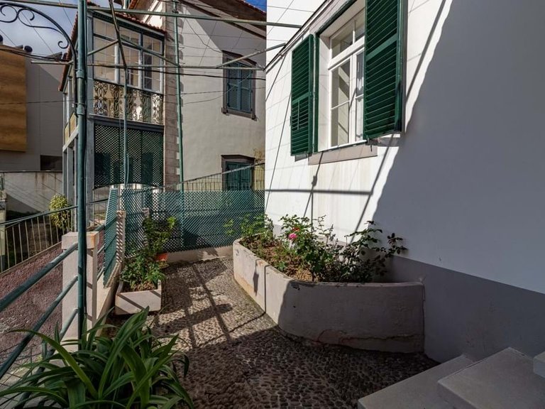 Villa for Sale in Funchal, Ilha Da Madeira, Portugal 37
