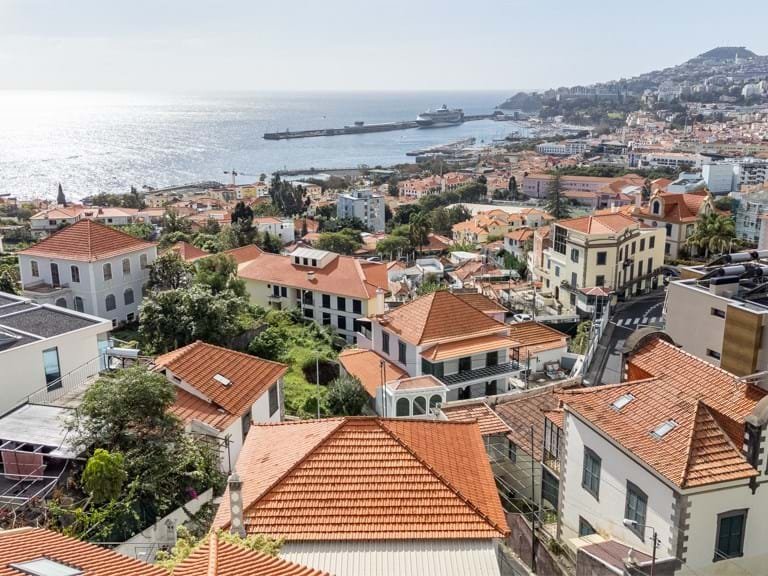 Villa for Sale in Funchal, Ilha Da Madeira, Portugal 5