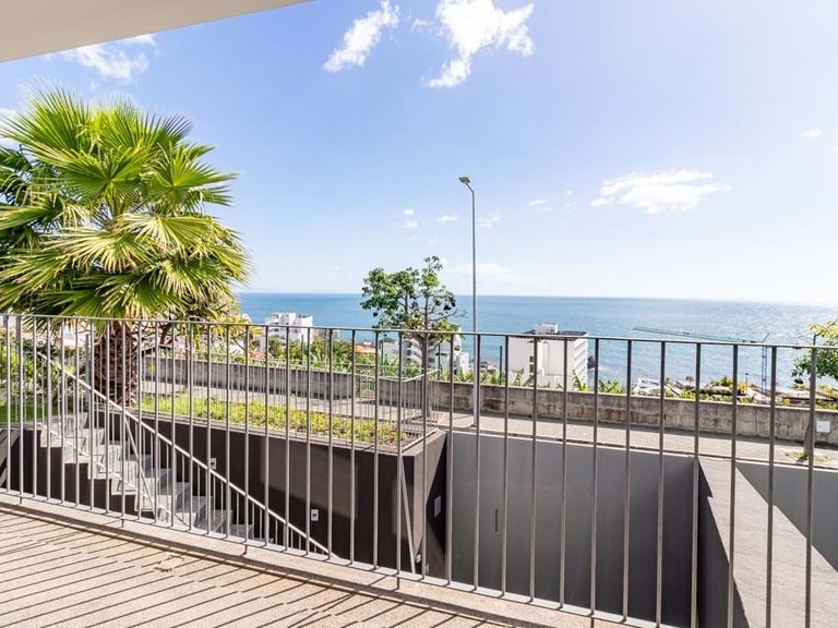 Villa for Sale in Funchal, Ilha Da Madeira, Portugal 17