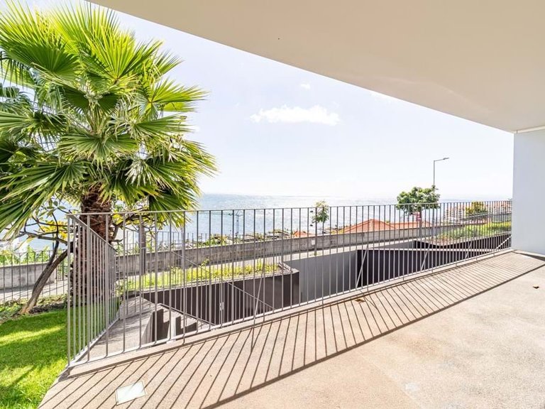 Villa for Sale in Funchal, Ilha Da Madeira, Portugal 16
