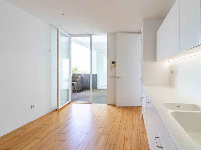 Villa for Sale in Funchal, Ilha Da Madeira, Portugal 12