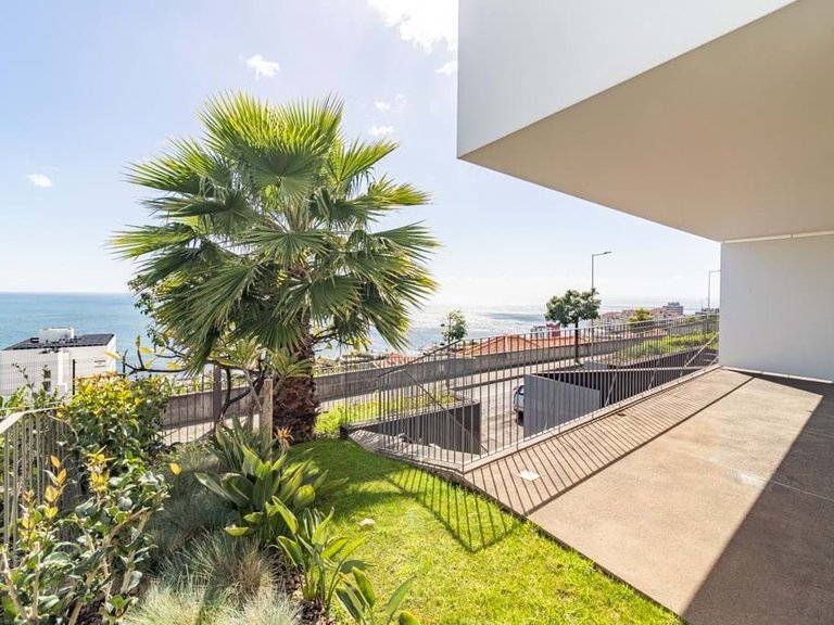 Villa for Sale in Funchal, Ilha Da Madeira, Portugal 25