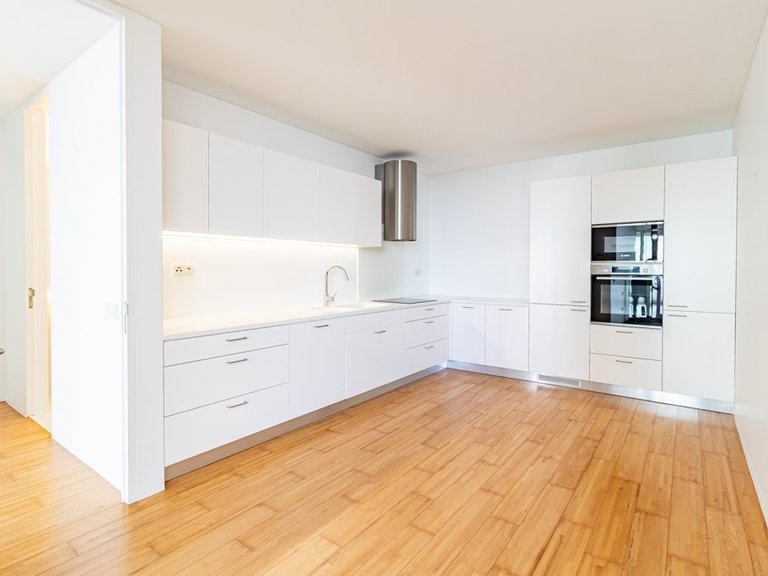 Villa for Sale in Funchal, Ilha Da Madeira, Portugal 10