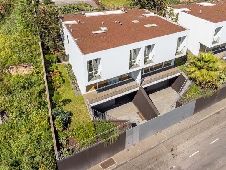 Villa for Sale in Funchal, Ilha Da Madeira, Portugal 3