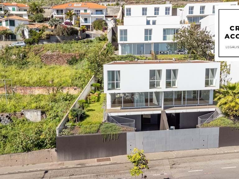 Villa for Sale in Funchal, Ilha Da Madeira, Portugal 1