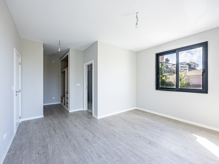 Villa for Sale in Funchal, Ilha Da Madeira, Portugal 16