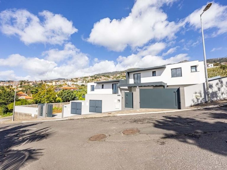 Villa for Sale in Funchal, Ilha Da Madeira, Portugal 25