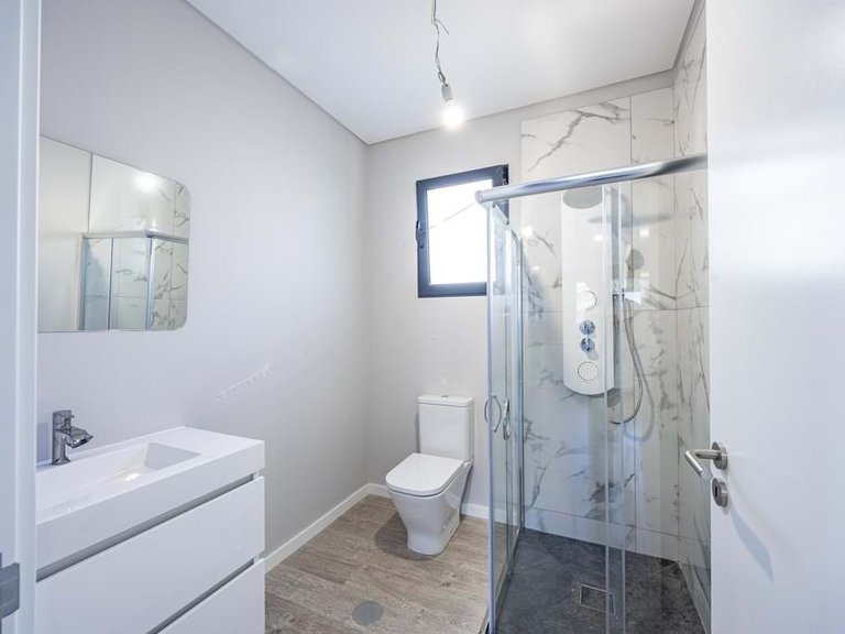 Villa for Sale in Funchal, Ilha Da Madeira, Portugal 6
