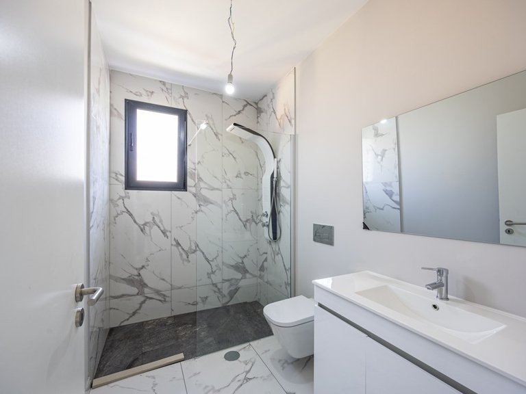 Villa for Sale in Funchal, Ilha Da Madeira, Portugal 12