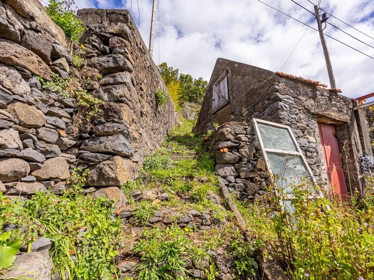 Plot for Sale in Câmara De Lobos, Ilha Da Madeira, Portugal 3