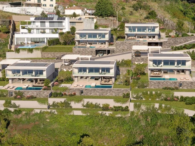 Villa for Sale in Funchal, Ilha Da Madeira, Portugal 7