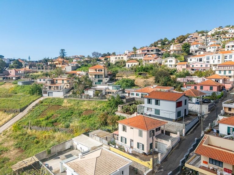 Villa for Sale in Funchal, Ilha Da Madeira, Portugal 18