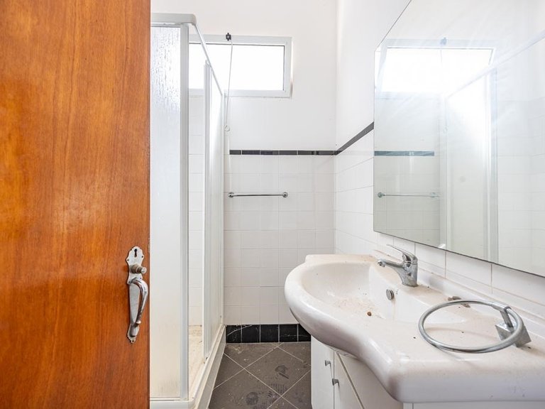 Villa for Sale in Funchal, Ilha Da Madeira, Portugal 9