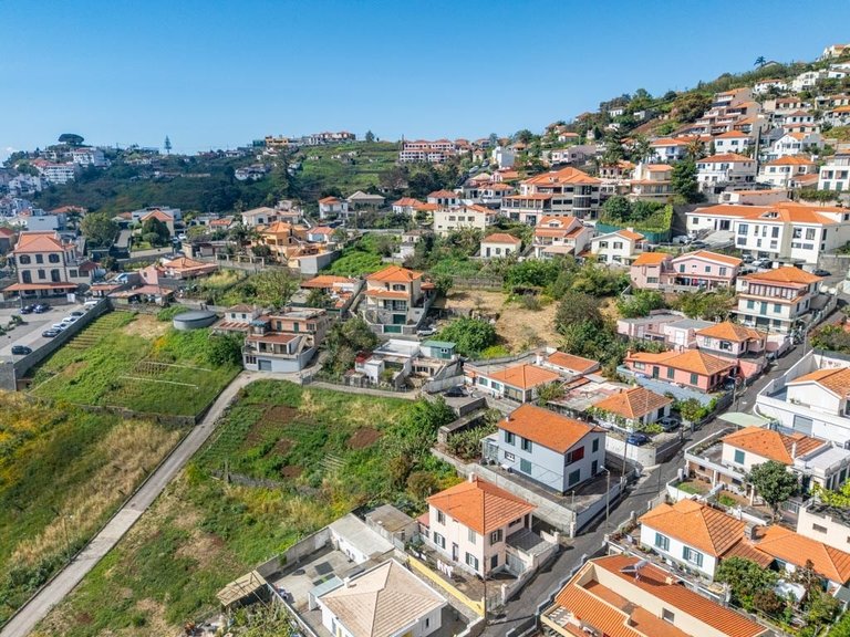 Villa for Sale in Funchal, Ilha Da Madeira, Portugal 22