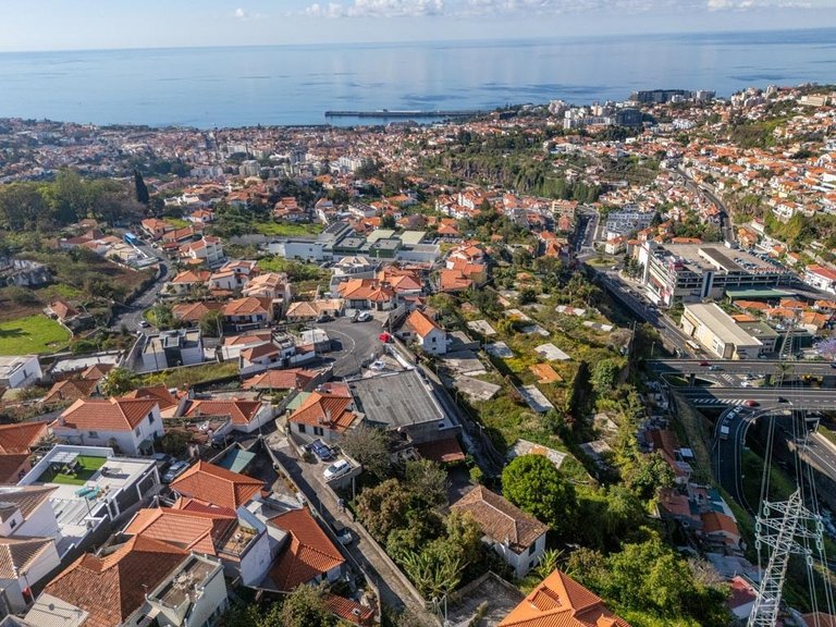 Villa for Sale in Funchal, Ilha Da Madeira, Portugal 19