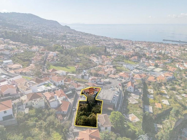 Villa for Sale in Funchal, Ilha Da Madeira, Portugal 20