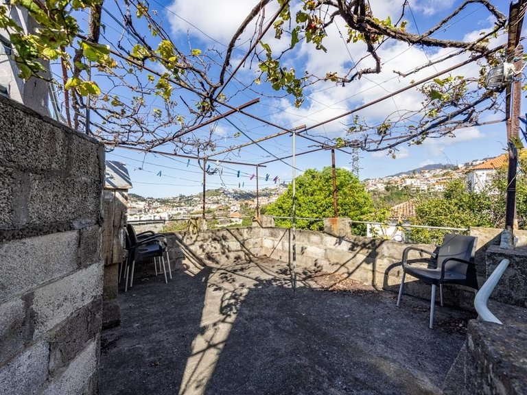 Villa for Sale in Funchal, Ilha Da Madeira, Portugal 12