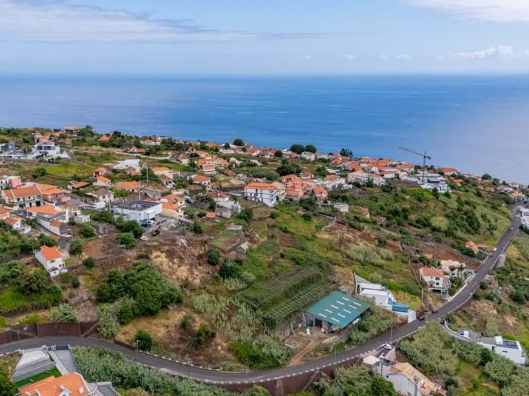 Villa for Sale in Calheta, Ilha Da Madeira, Portugal 11