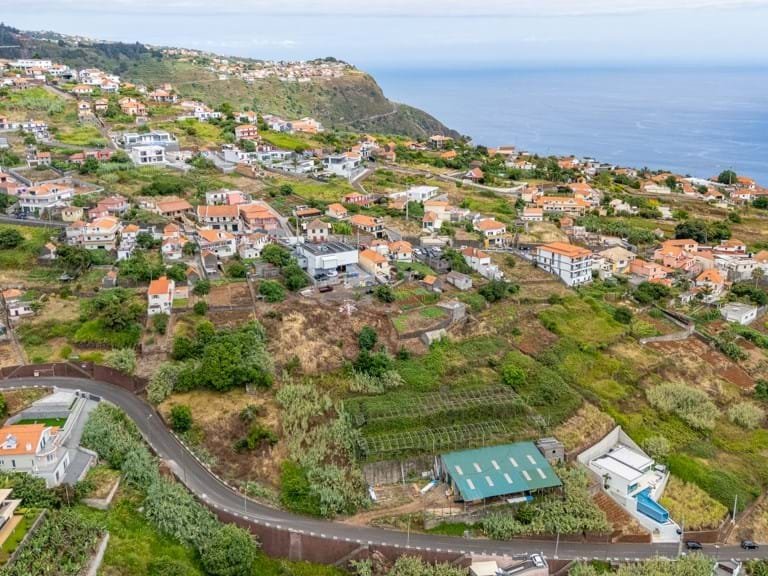 Villa for Sale in Calheta, Ilha Da Madeira, Portugal 9