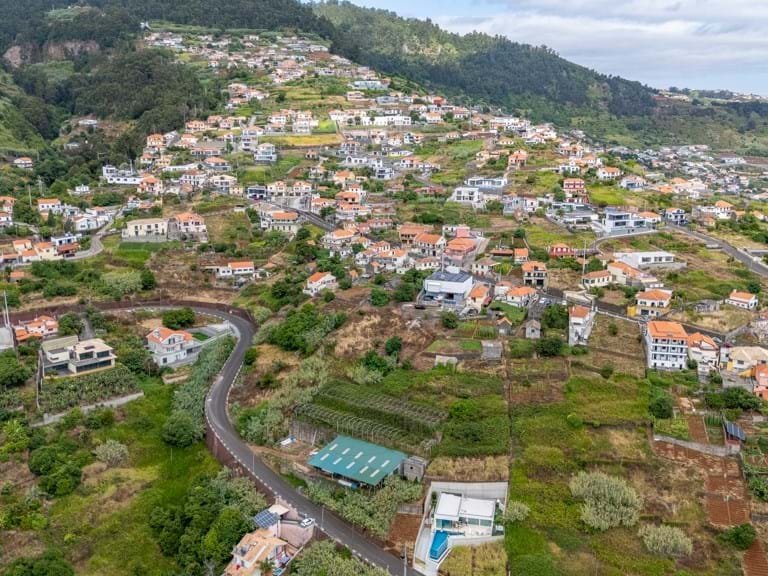 Villa for Sale in Calheta, Ilha Da Madeira, Portugal 10