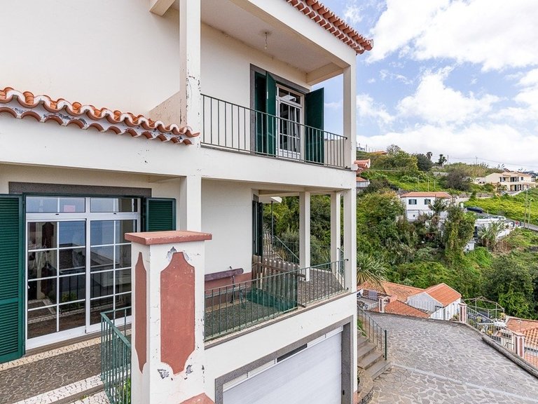 Villa for Sale in Funchal, Ilha Da Madeira, Portugal 5