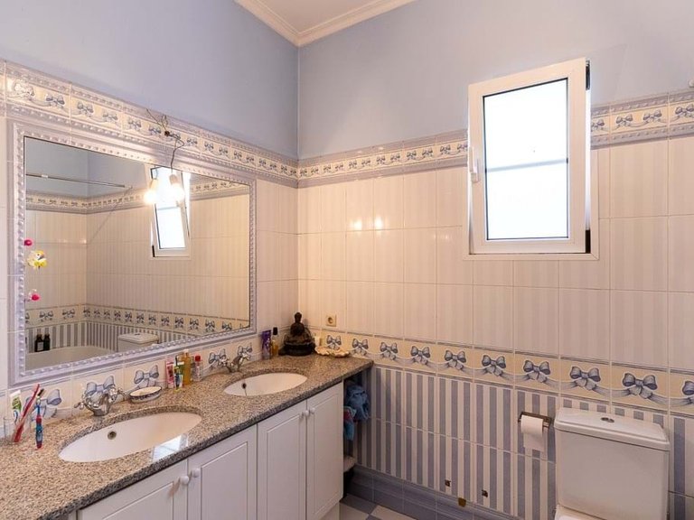 Villa for Sale in Funchal, Ilha Da Madeira, Portugal 17