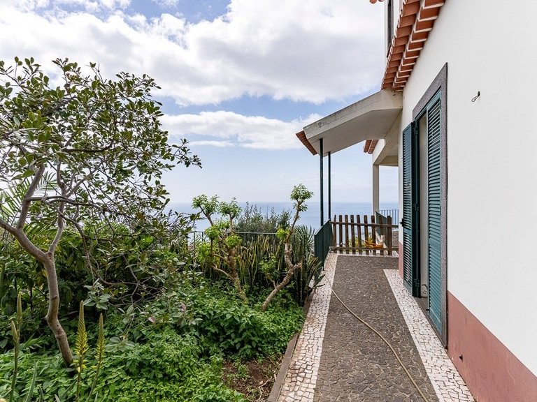 Villa for Sale in Funchal, Ilha Da Madeira, Portugal 7
