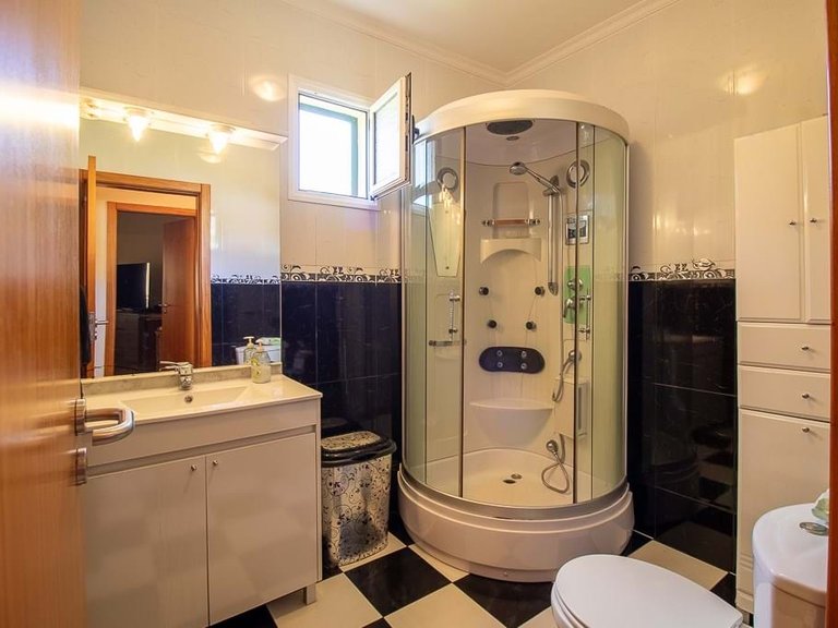 Villa for Sale in Câmara De Lobos, Ilha Da Madeira, Portugal 13