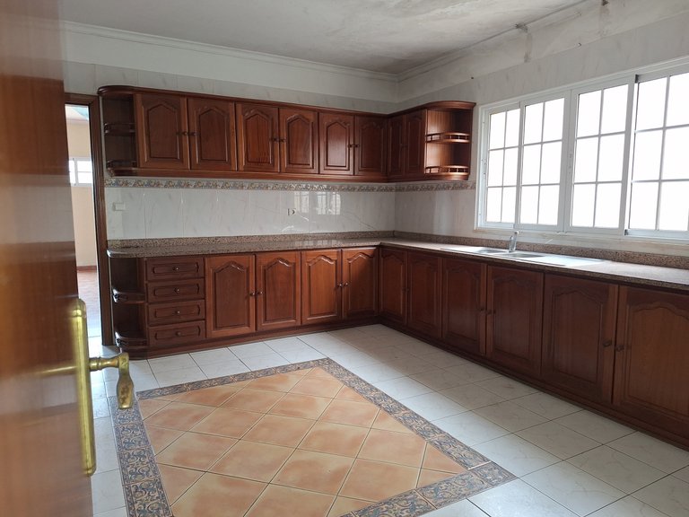 Villa for Sale in Ponta Do Sol, Ilha Da Madeira, Portugal 14