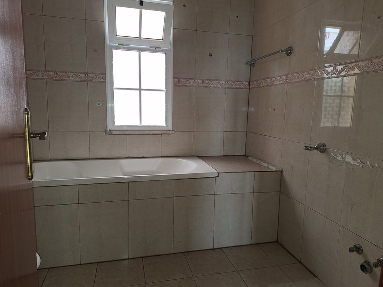 Villa for Sale in Ponta Do Sol, Ilha Da Madeira, Portugal 9