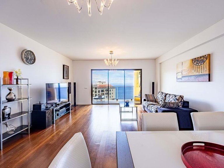 Apartment for Sale in Funchal, Ilha Da Madeira, Portugal 1