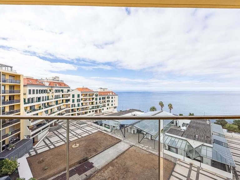 Apartment for Sale in Funchal, Ilha Da Madeira, Portugal 8