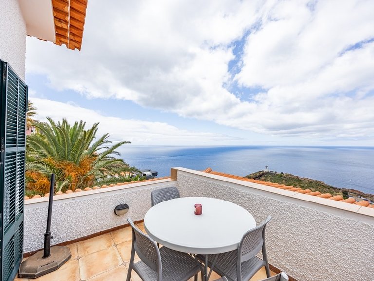 Villa for Sale in Santa Cruz, Ilha Da Madeira, Portugal 24