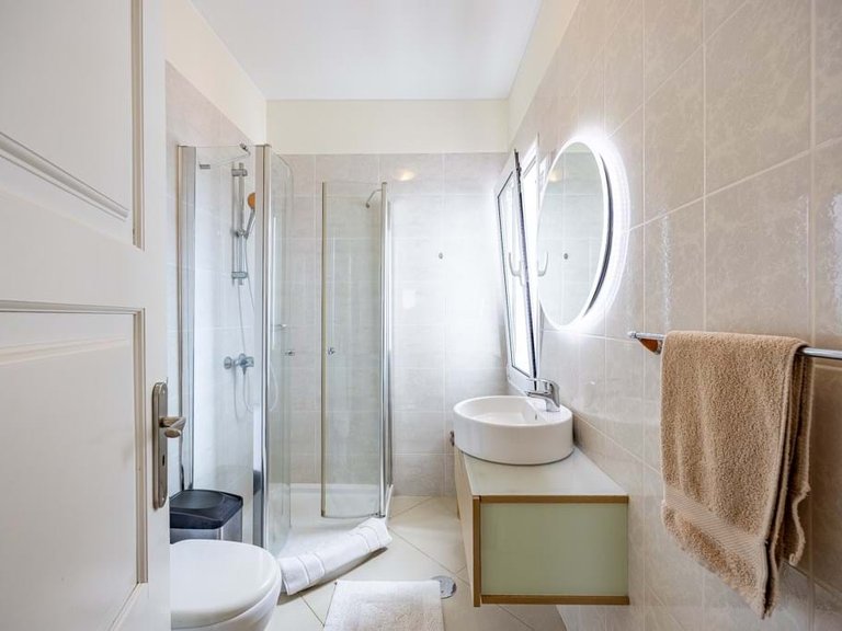 Villa for Sale in Santa Cruz, Ilha Da Madeira, Portugal 25