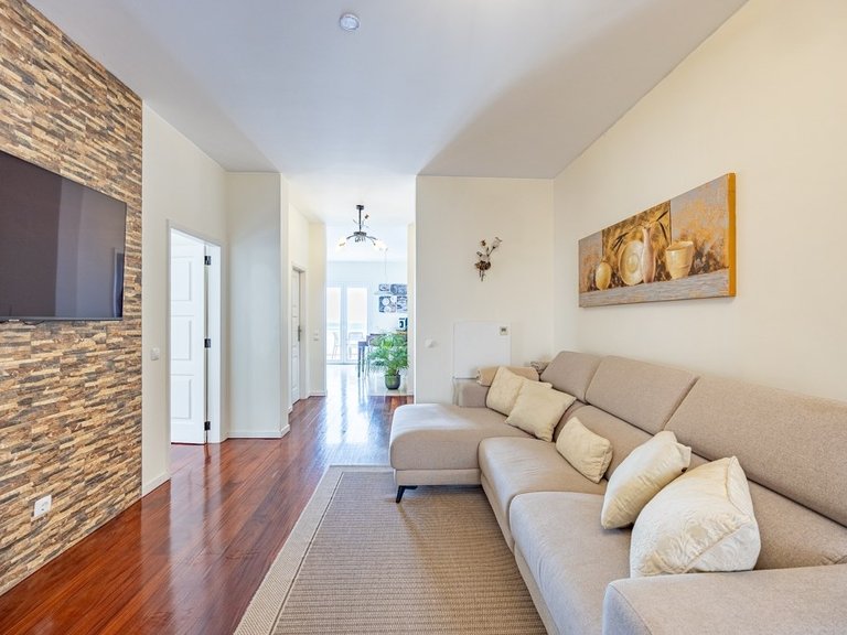 Villa for Sale in Santa Cruz, Ilha Da Madeira, Portugal 3
