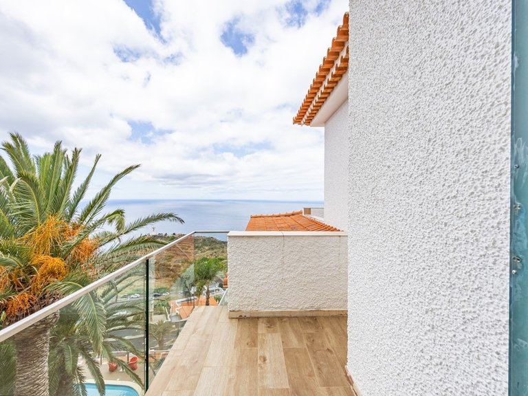 Villa for Sale in Santa Cruz, Ilha Da Madeira, Portugal 26
