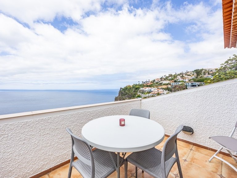 Villa for Sale in Santa Cruz, Ilha Da Madeira, Portugal 21