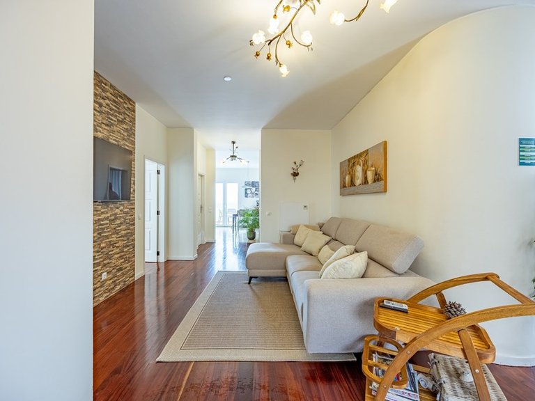 Villa for Sale in Santa Cruz, Ilha Da Madeira, Portugal 2