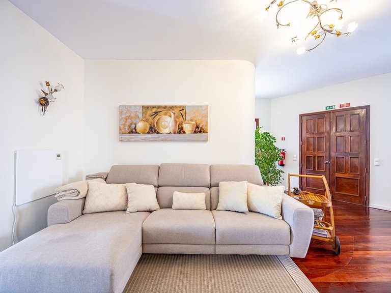 Villa for Sale in Santa Cruz, Ilha Da Madeira, Portugal 4