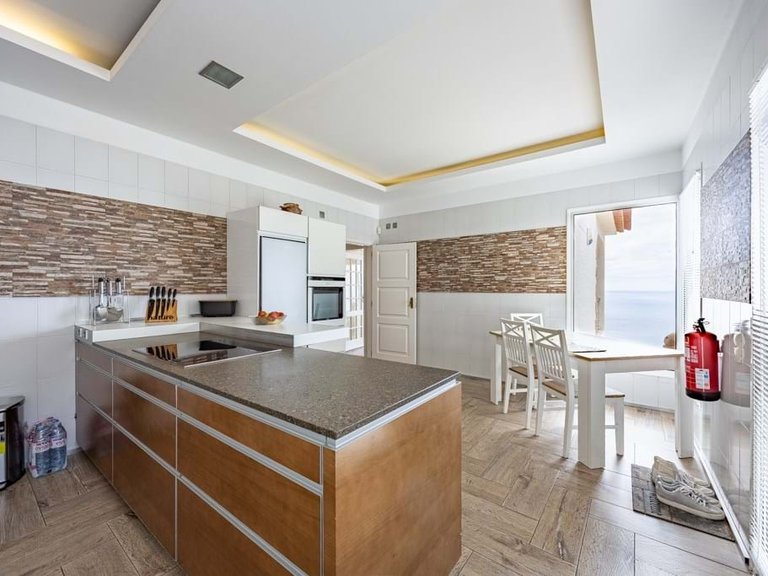 Villa for Sale in Santa Cruz, Ilha Da Madeira, Portugal 44