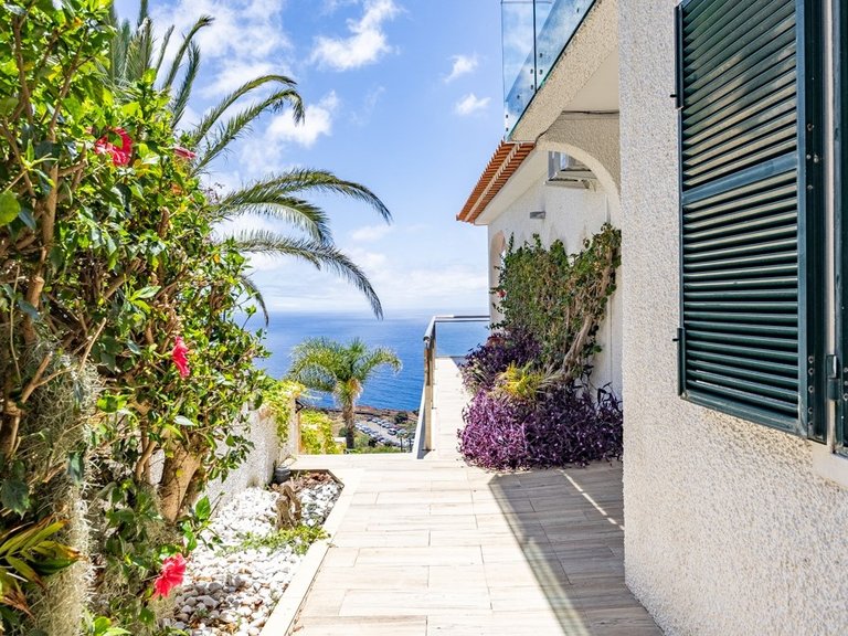 Villa for Sale in Santa Cruz, Ilha Da Madeira, Portugal 75